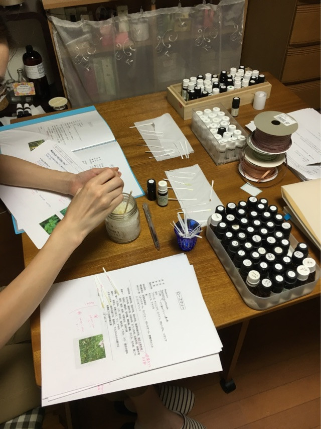 ホームケアアロマレッスン　バスソルト作り